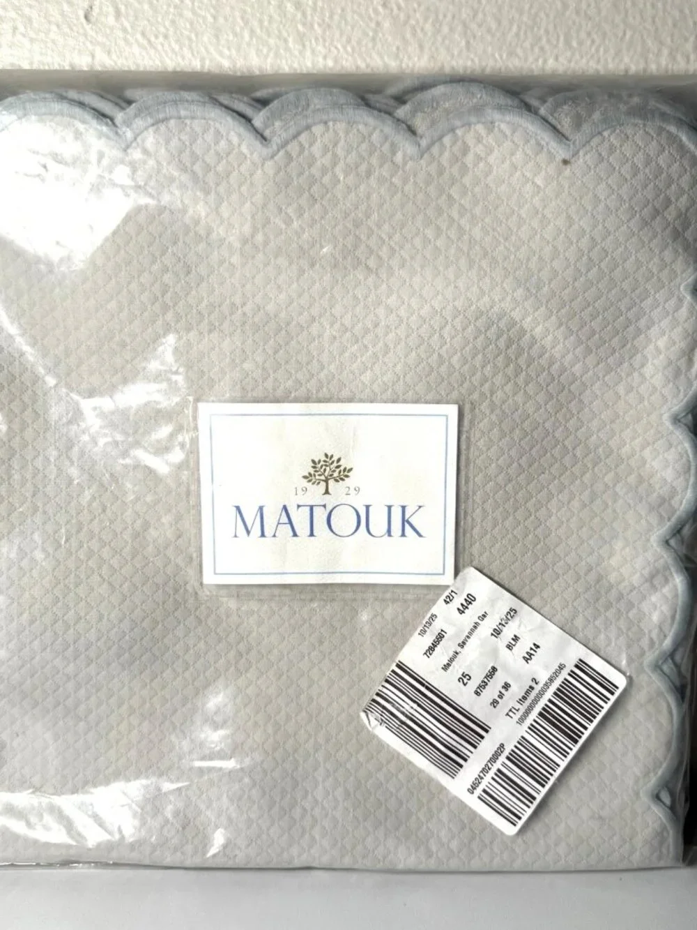 Matouk Savannah Gardens Napkins Set of 4 White 22x22 Scalloped Made USA